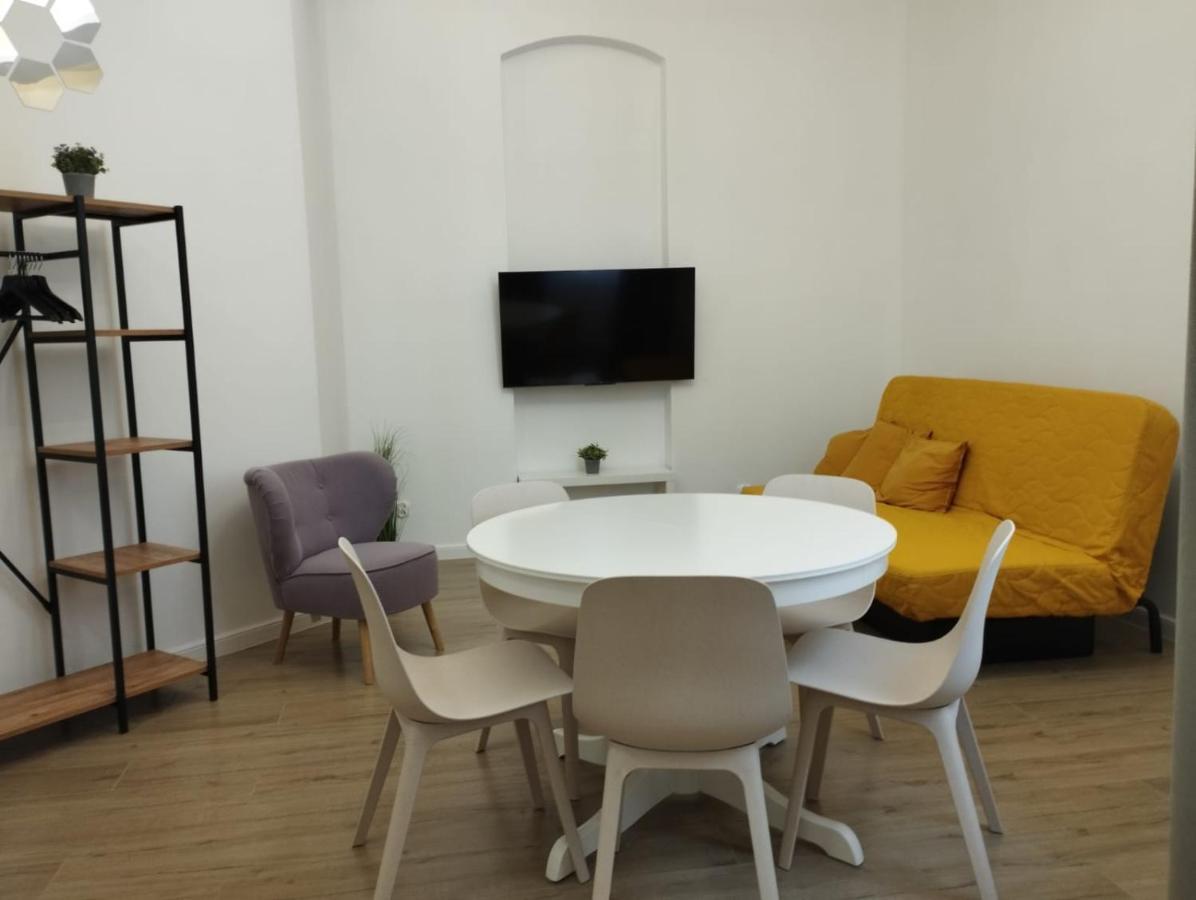 P&M Apartament By Rentoom Thorn Exterior foto