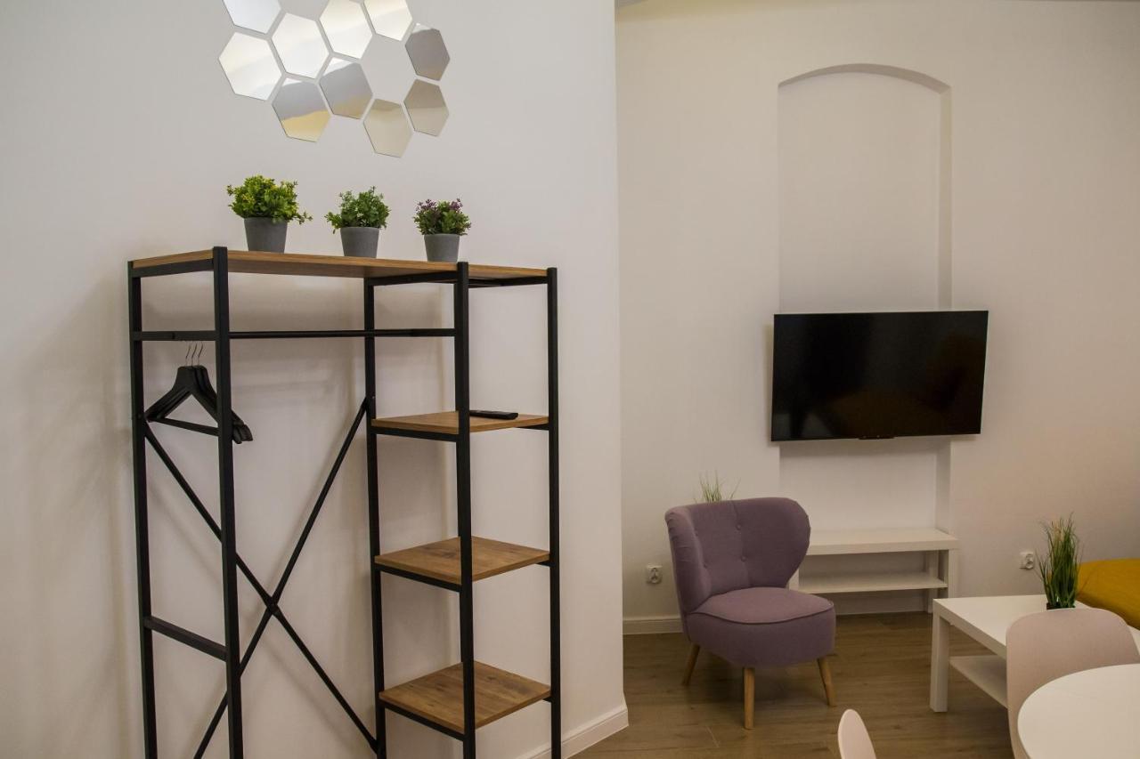 P&M Apartament By Rentoom Thorn Exterior foto